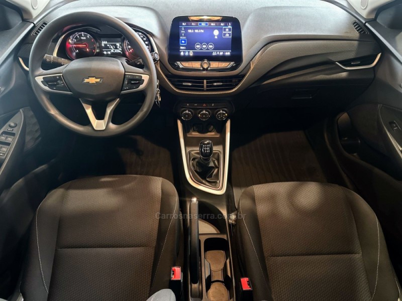 ONIX 1.0 LT 12V TURBO FLEX 4P MANUAL - 2025 - TRêS COROAS