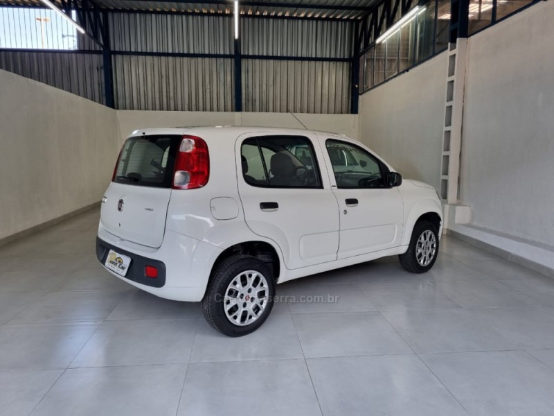 UNO 1.0 EVO VIVACE 8V FLEX 4P MANUAL - 2014 - VACARIA