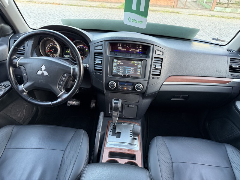 PAJERO FULL 3.2 HPE 4X4 16V DIESEL 4P AUTOMÁTICO - 2011 - CAXIAS DO SUL