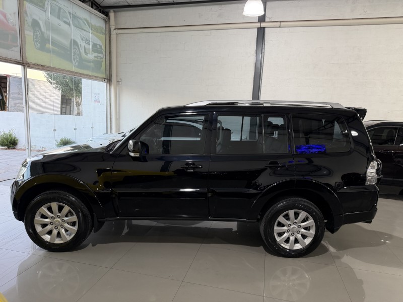 PAJERO FULL 3.2 HPE 4X4 16V DIESEL 4P AUTOMÁTICO - 2011 - CAXIAS DO SUL