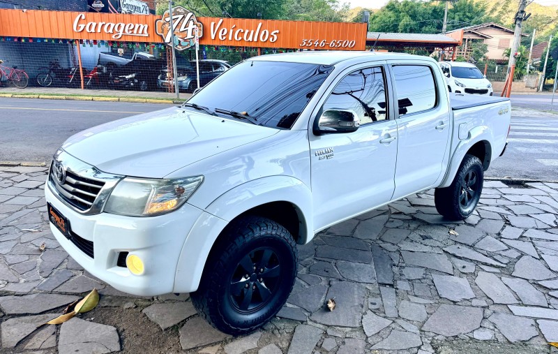 hilux 2.7 srv 4x4 cd 16v flex 4p automatico 2013 tres coroas