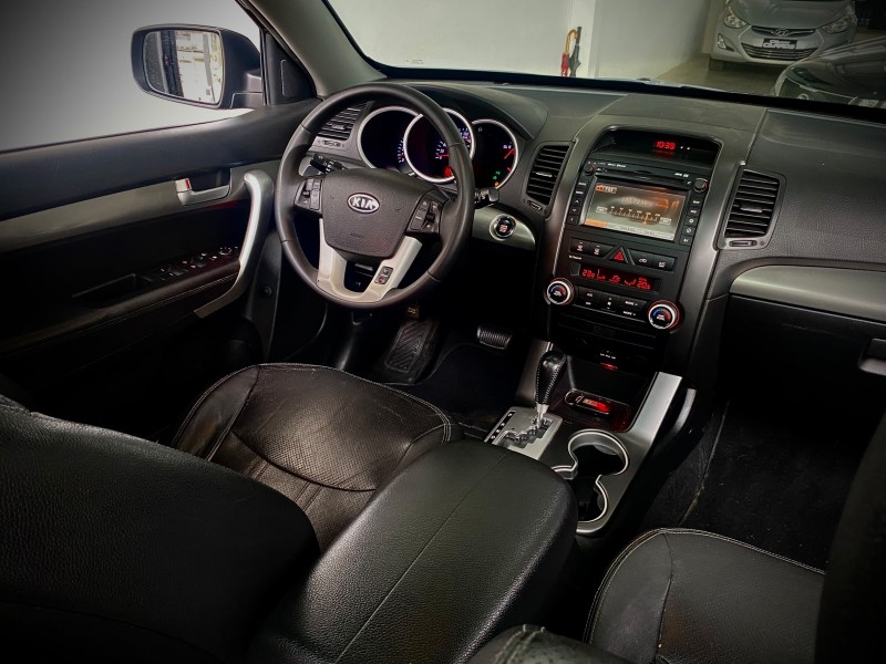 SORENTO EX 3.5 L V6 4X4 AUTOMÁTICO - 2012 - LAJEADO