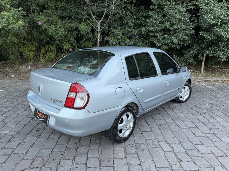 CLIO 1.0 PRIVILÉGE SEDAN 16V FLEX 4P MANUAL - 2007 - CAXIAS DO SUL
