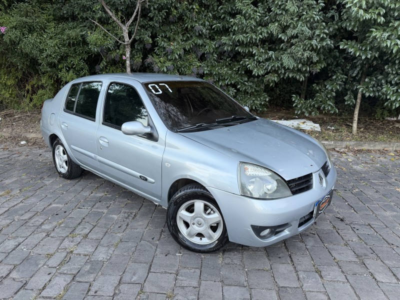 CLIO 1.0 PRIVILÉGE SEDAN 16V FLEX 4P MANUAL - 2007 - CAXIAS DO SUL