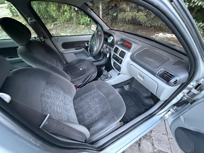 CLIO 1.0 PRIVILÉGE SEDAN 16V FLEX 4P MANUAL - 2007 - CAXIAS DO SUL