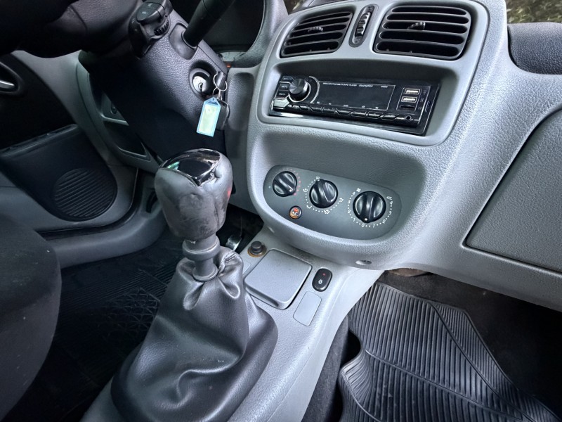 CLIO 1.0 PRIVILÉGE SEDAN 16V FLEX 4P MANUAL - 2007 - CAXIAS DO SUL