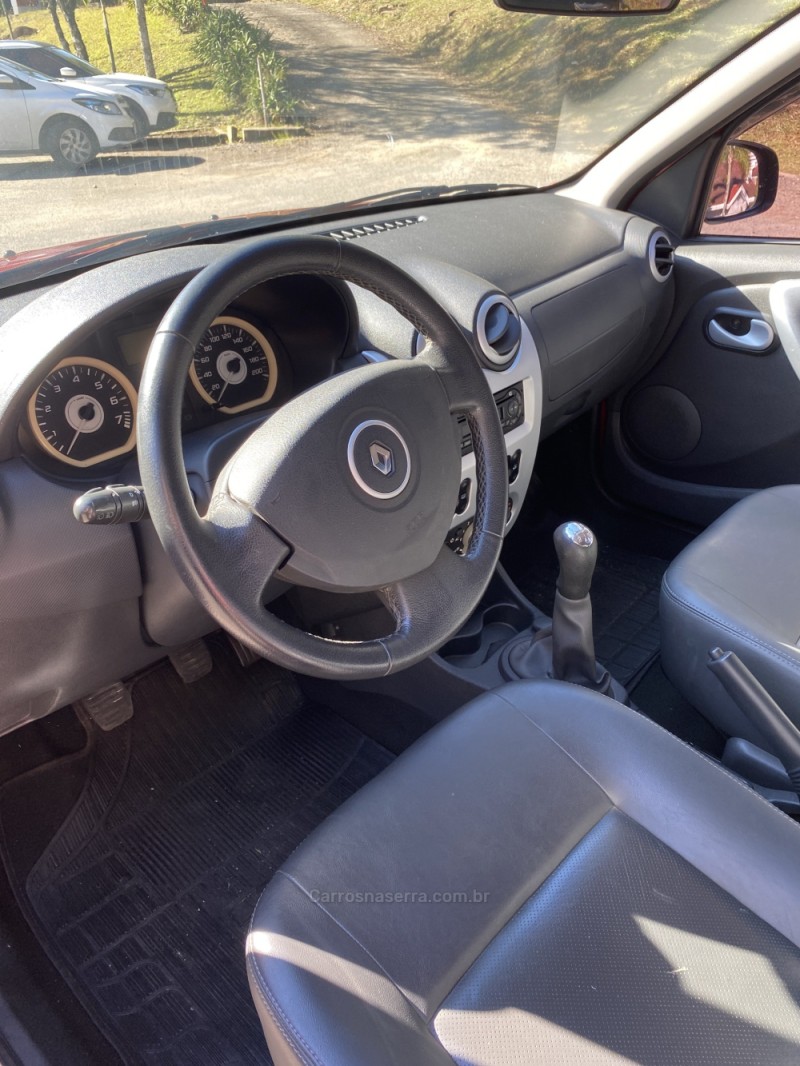 SANDERO 1.6 STEPWAY 16V FLEX 4P MANUAL - 2011 - FARROUPILHA