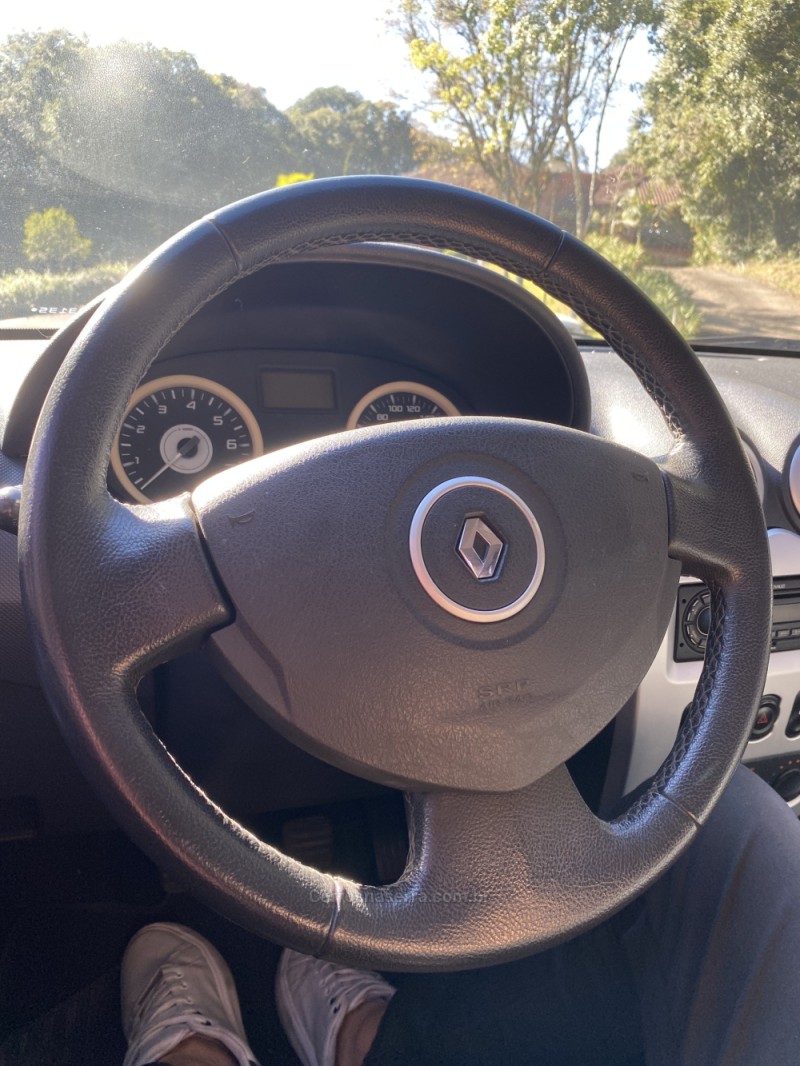 SANDERO 1.6 STEPWAY 16V FLEX 4P MANUAL - 2011 - FARROUPILHA