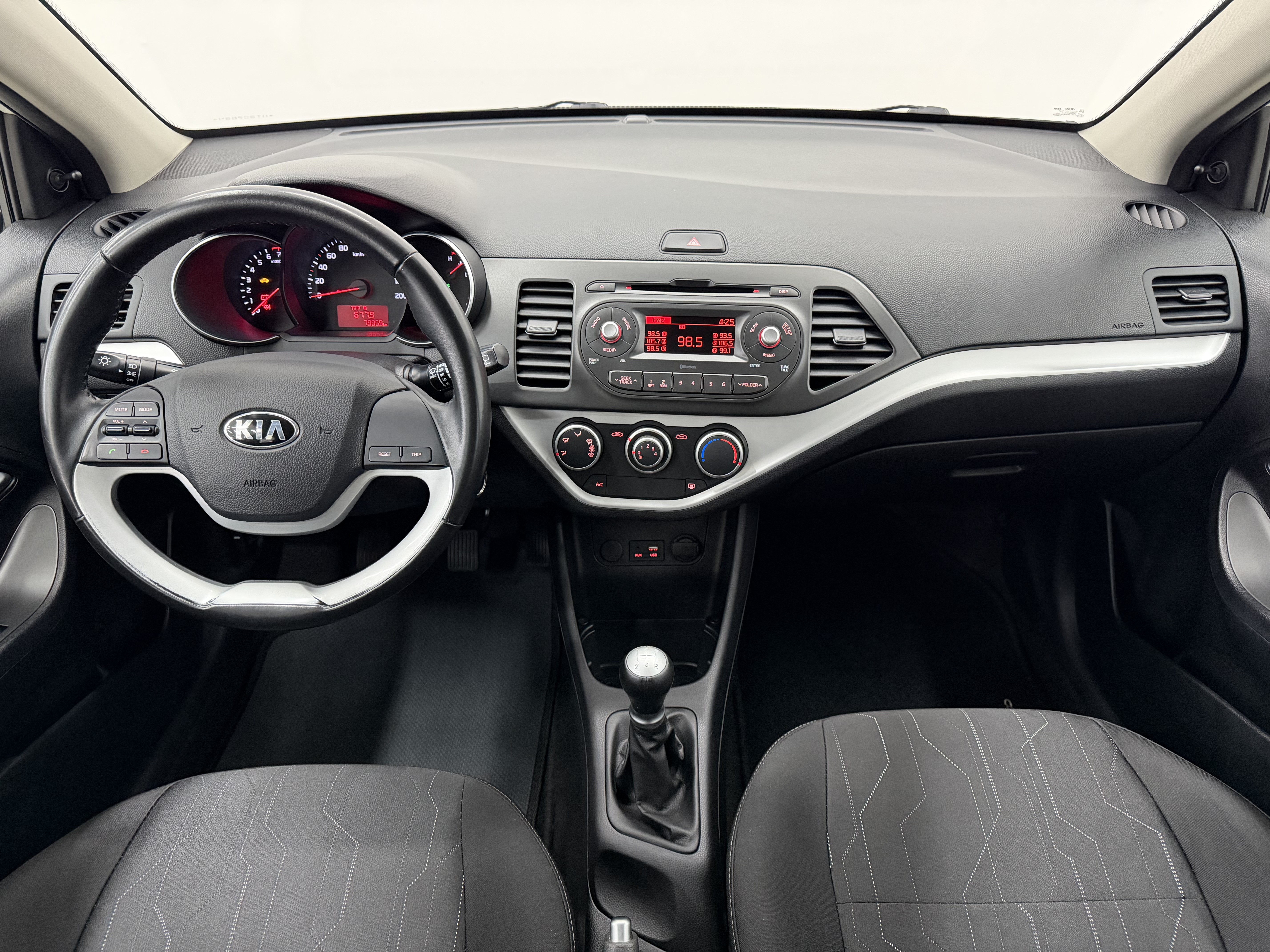 KIA MOTORS PICANTO — foto 3