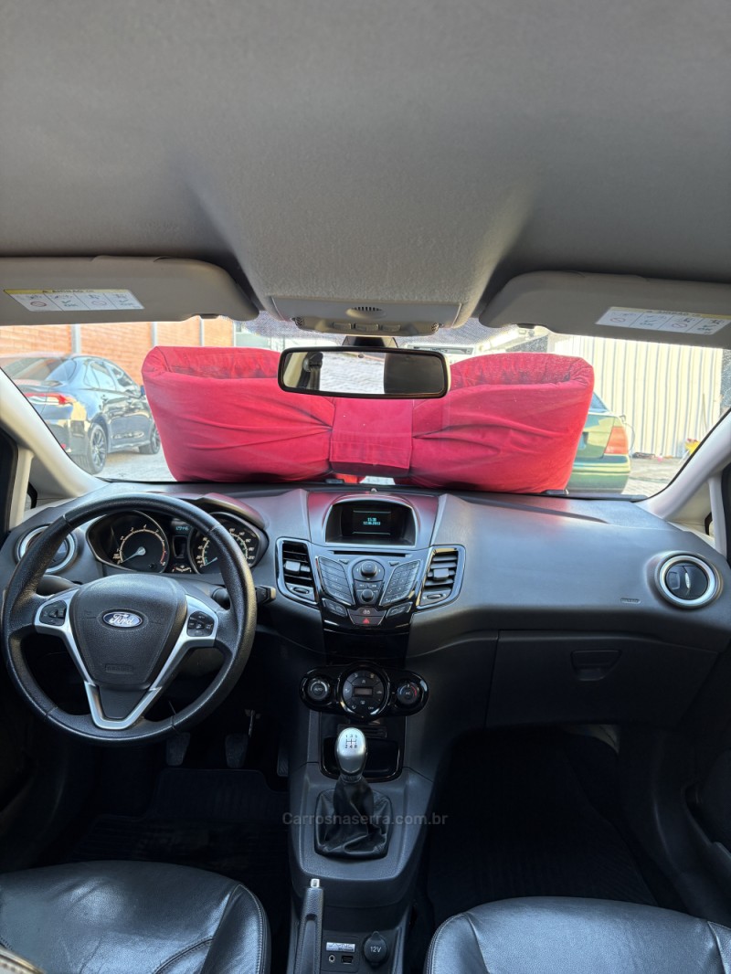 FIESTA 1.6 TITANIUM HATCH 16V FLEX 4P MANUAL - 2014 - CAXIAS DO SUL