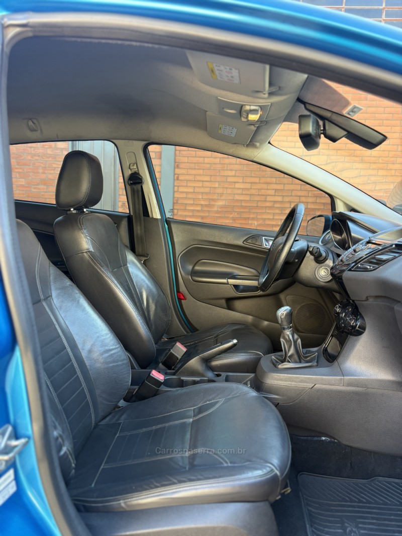 FIESTA 1.6 TITANIUM HATCH 16V FLEX 4P MANUAL - 2014 - CAXIAS DO SUL