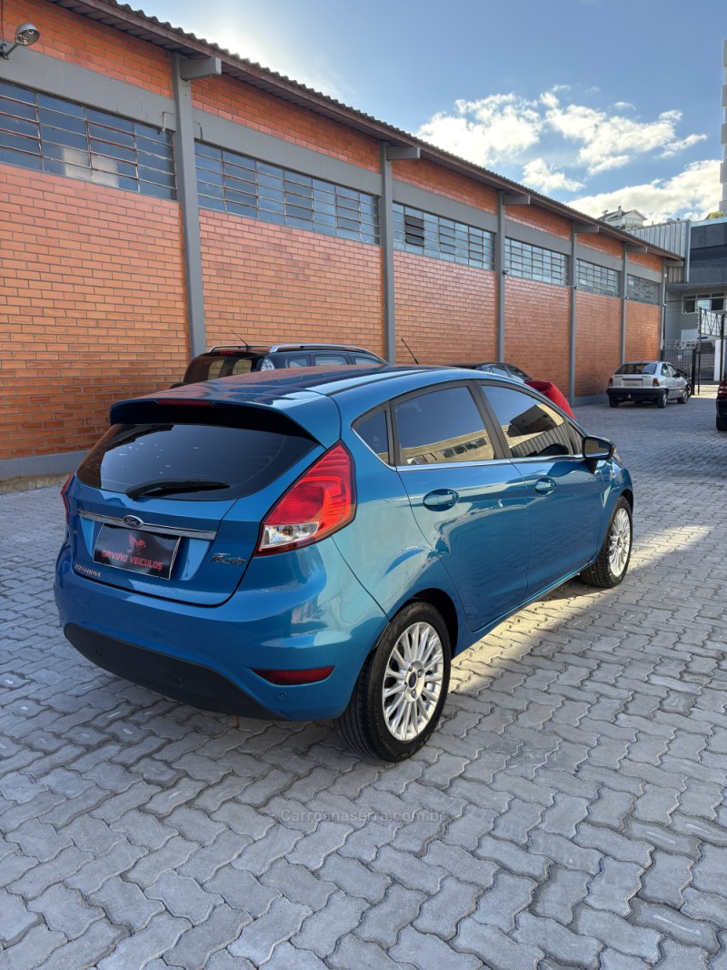 FIESTA 1.6 TITANIUM HATCH 16V FLEX 4P MANUAL - 2014 - CAXIAS DO SUL