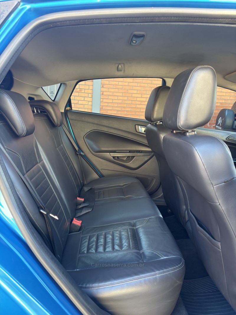 FIESTA 1.6 TITANIUM HATCH 16V FLEX 4P MANUAL - 2014 - CAXIAS DO SUL