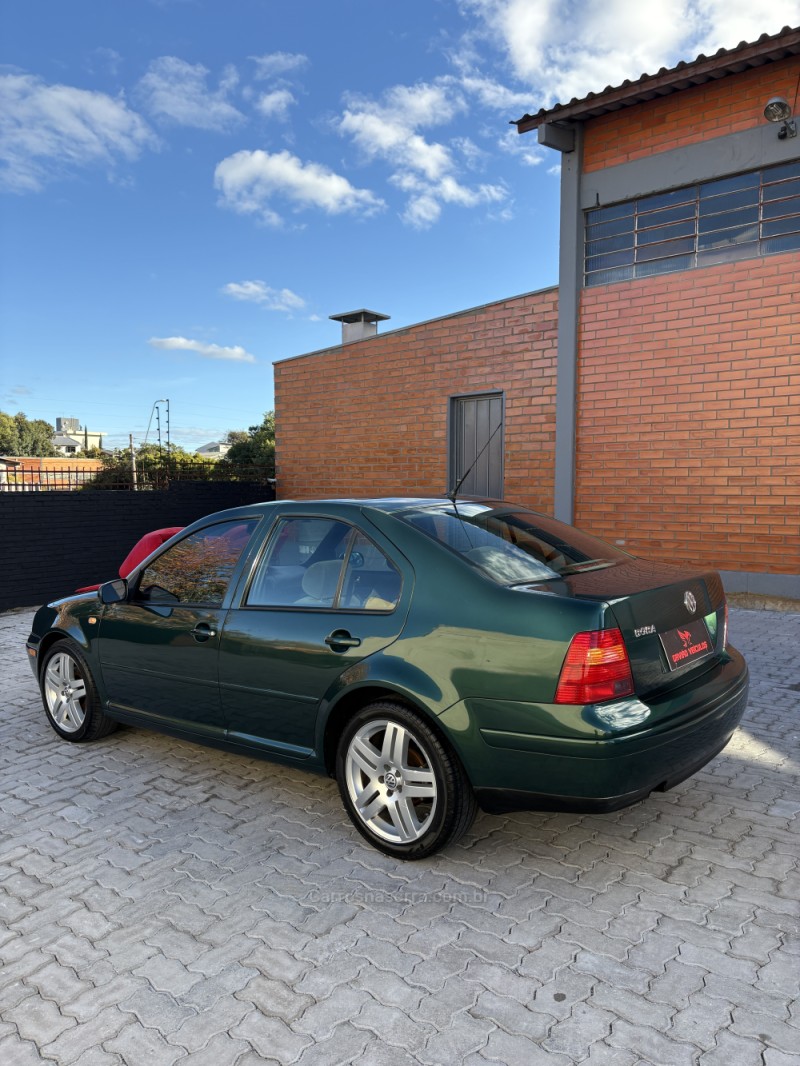 BORA 2.0 MI COMFORTLINE 8V 4P MANUAL - 2001 - CAXIAS DO SUL