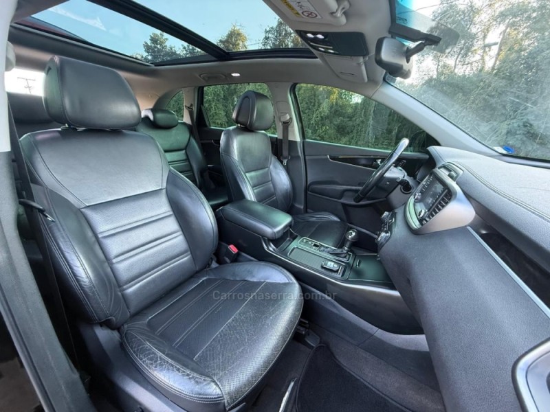 SORENTO 3.3 EX V6 24V GASOLINA 4P 7 LUGARES AUTOMATICO - 2016 - IVOTI
