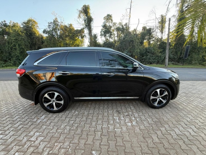 SORENTO 3.3 EX V6 24V GASOLINA 4P 7 LUGARES AUTOMATICO - 2016 - IVOTI