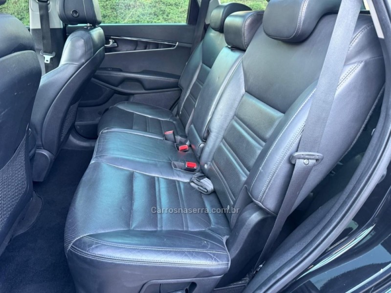 SORENTO 3.3 EX V6 24V GASOLINA 4P 7 LUGARES AUTOMATICO - 2016 - IVOTI