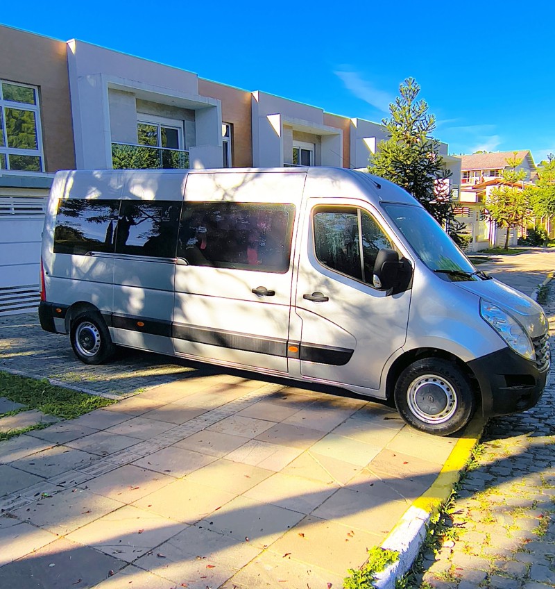 MASTER 2.3 DCI MINIBUS EXECUTIVE L3H2 16 LUGARES 16V DIESEL 4P MANUAL - 2019 - FARROUPILHA