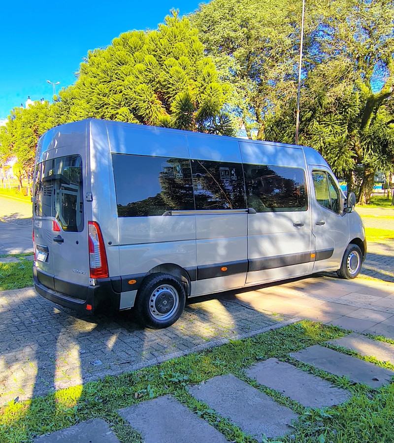 MASTER 2.3 DCI MINIBUS EXECUTIVE L3H2 16 LUGARES 16V DIESEL 4P MANUAL - 2019 - FARROUPILHA