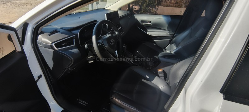 COROLLA 1.8 ALTIS PREMIUM 16V HÍBRIDO 4P AUTOMÁTICO - 2023 - PORTãO