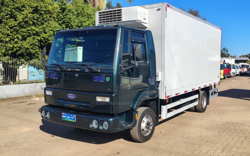 cargo 815 e turbo 2006 portao
