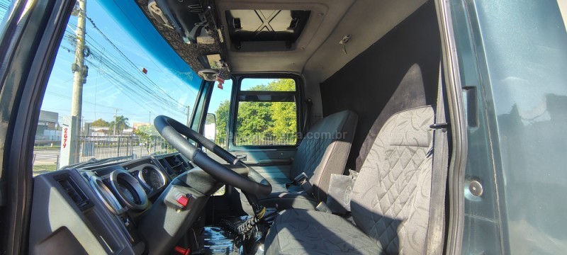 CARGO 815 E TURBO - 2006 - PORTãO
