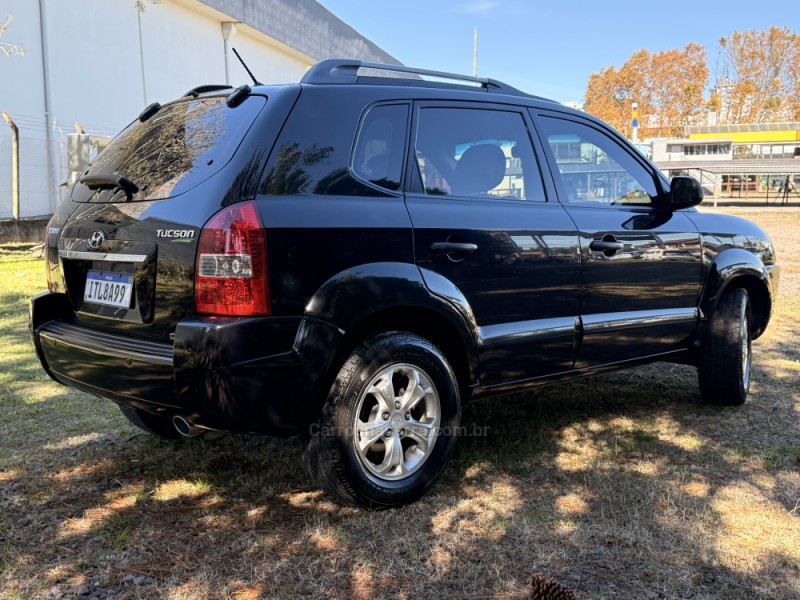 TUCSON 2.0 MPFI GLS 16V 143CV 2WD FLEX 4P AUTOMÁTICO - 2013 - CAXIAS DO SUL