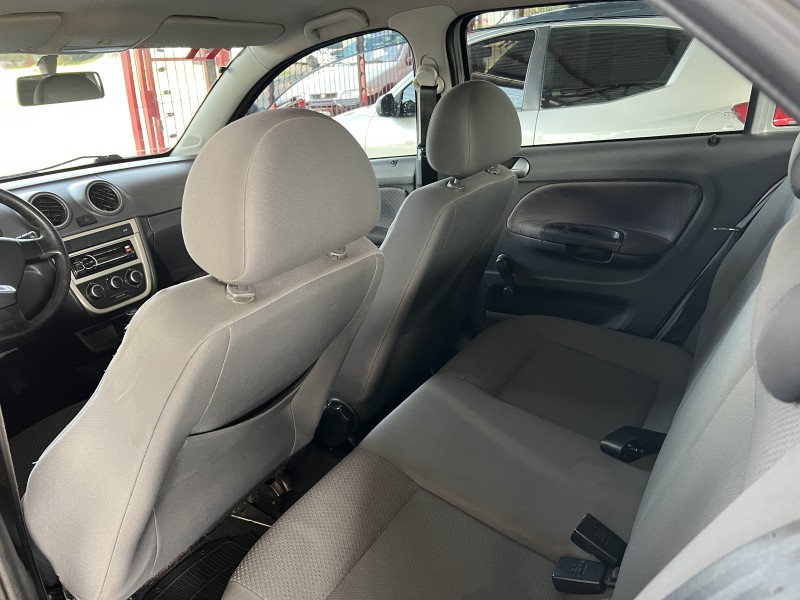 VOYAGE 1.0 MI 8V FLEX 4P MANUAL - 2011 - CAXIAS DO SUL