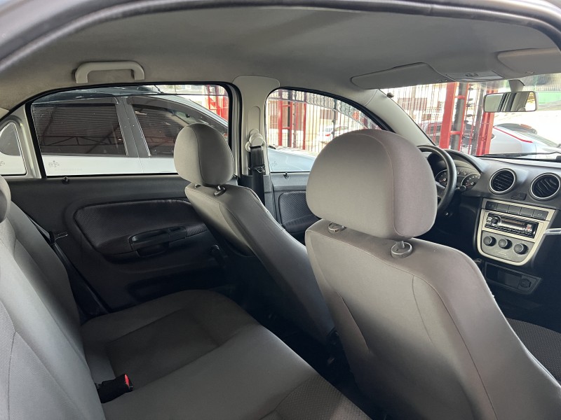 VOYAGE 1.0 MI 8V FLEX 4P MANUAL - 2011 - CAXIAS DO SUL