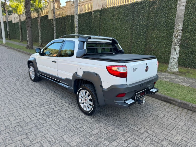 STRADA 1.8 MPI ADVENTURE CD 16V FLEX 3P MANUAL - 2015 - CAXIAS DO SUL