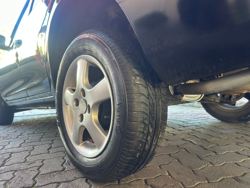PRISMA 1.0 MPFI LT 8V FLEX 4P MANUAL - 2011 - TRêS COROAS