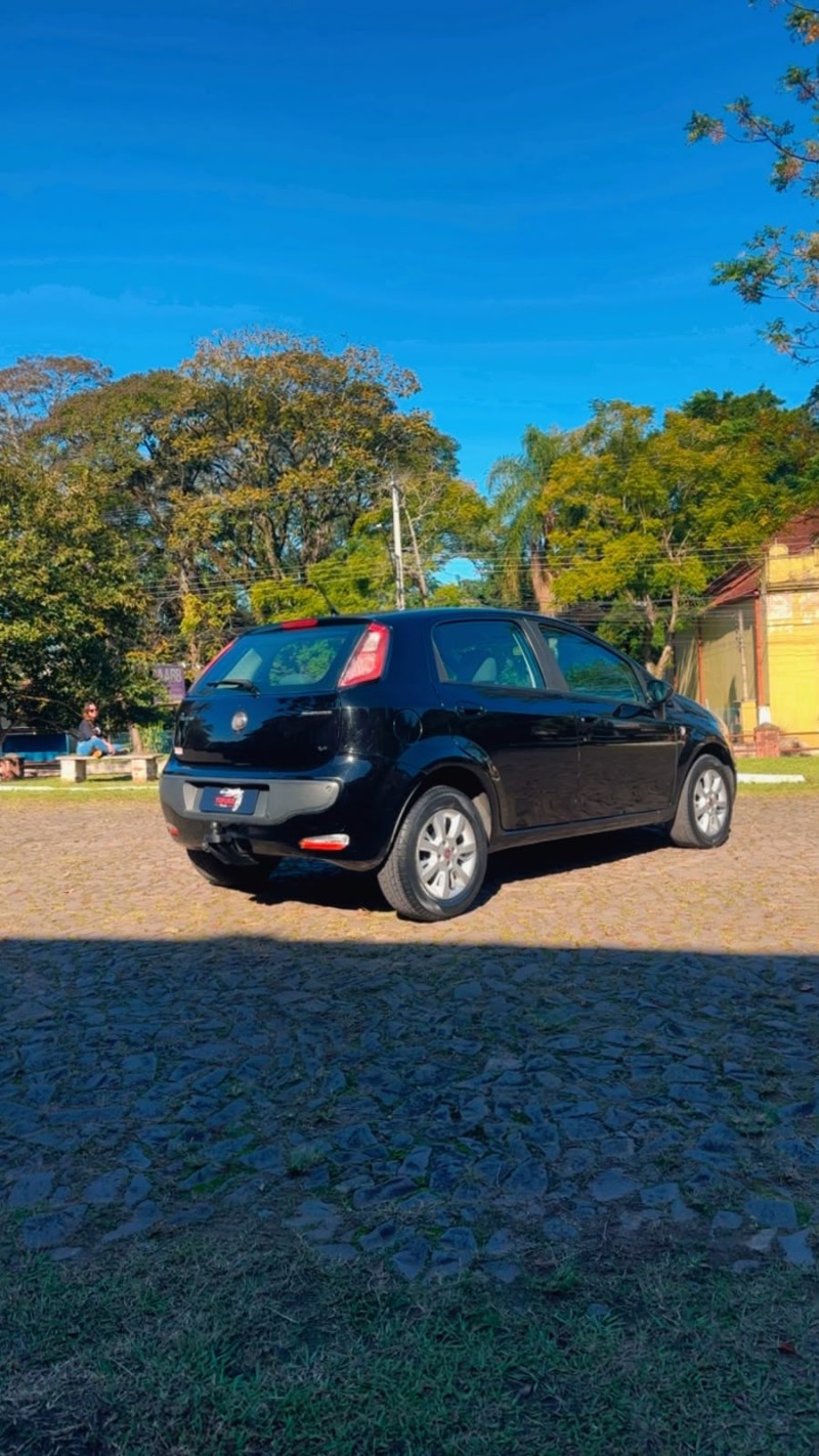 PUNTO 1.4 ATTRACTIVE ITALIA 8V FLEX 4P MANUAL - 2013 - SãO SEBASTIãO DO CAí