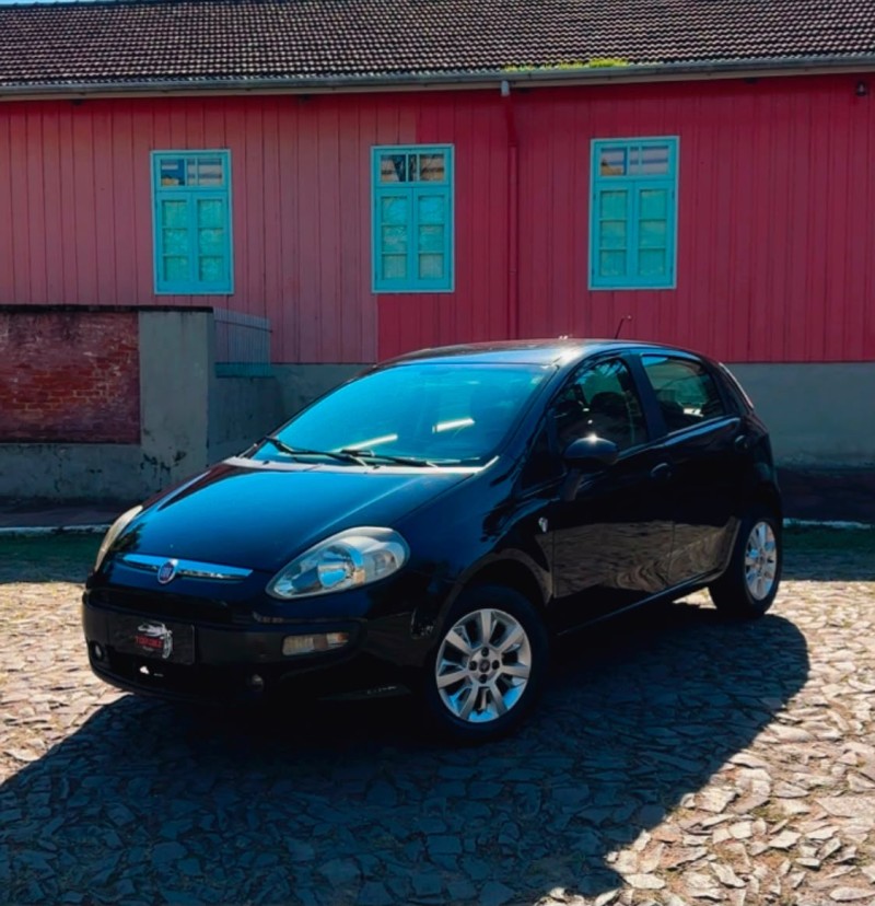 PUNTO 1.4 ATTRACTIVE ITALIA 8V FLEX 4P MANUAL - 2013 - SãO SEBASTIãO DO CAí