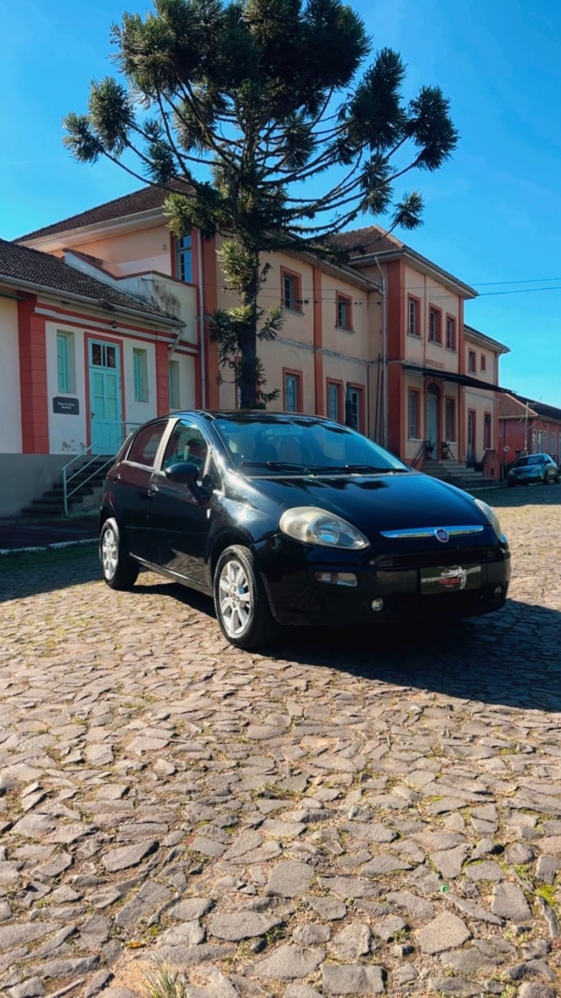 PUNTO 1.4 ATTRACTIVE ITALIA 8V FLEX 4P MANUAL - 2013 - SãO SEBASTIãO DO CAí