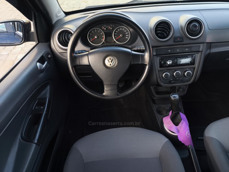 VOYAGE 1.0 MI 8V FLEX 4P MANUAL - 2009 - FARROUPILHA