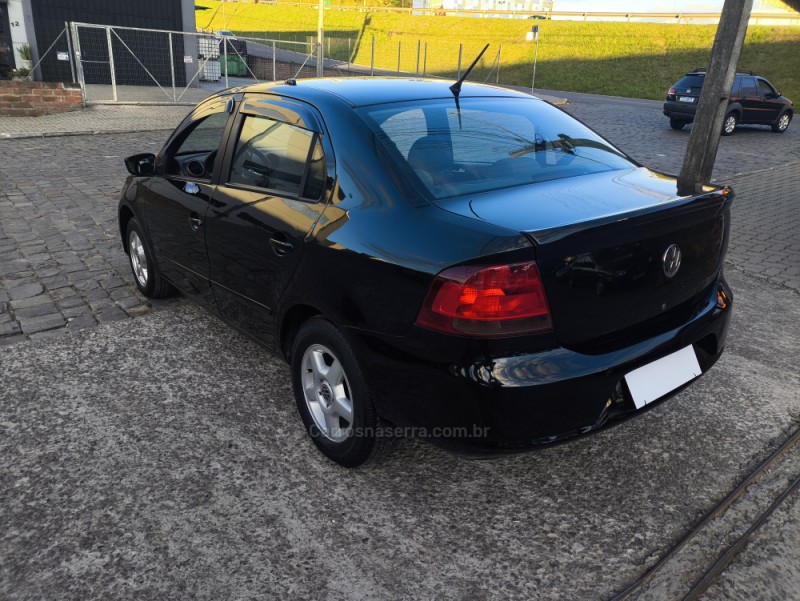 VOYAGE 1.0 MI 8V FLEX 4P MANUAL - 2009 - FARROUPILHA