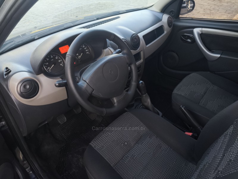 SANDERO 1.6 EXPRESSION 8V FLEX 4P MANUAL - 2009 - FARROUPILHA