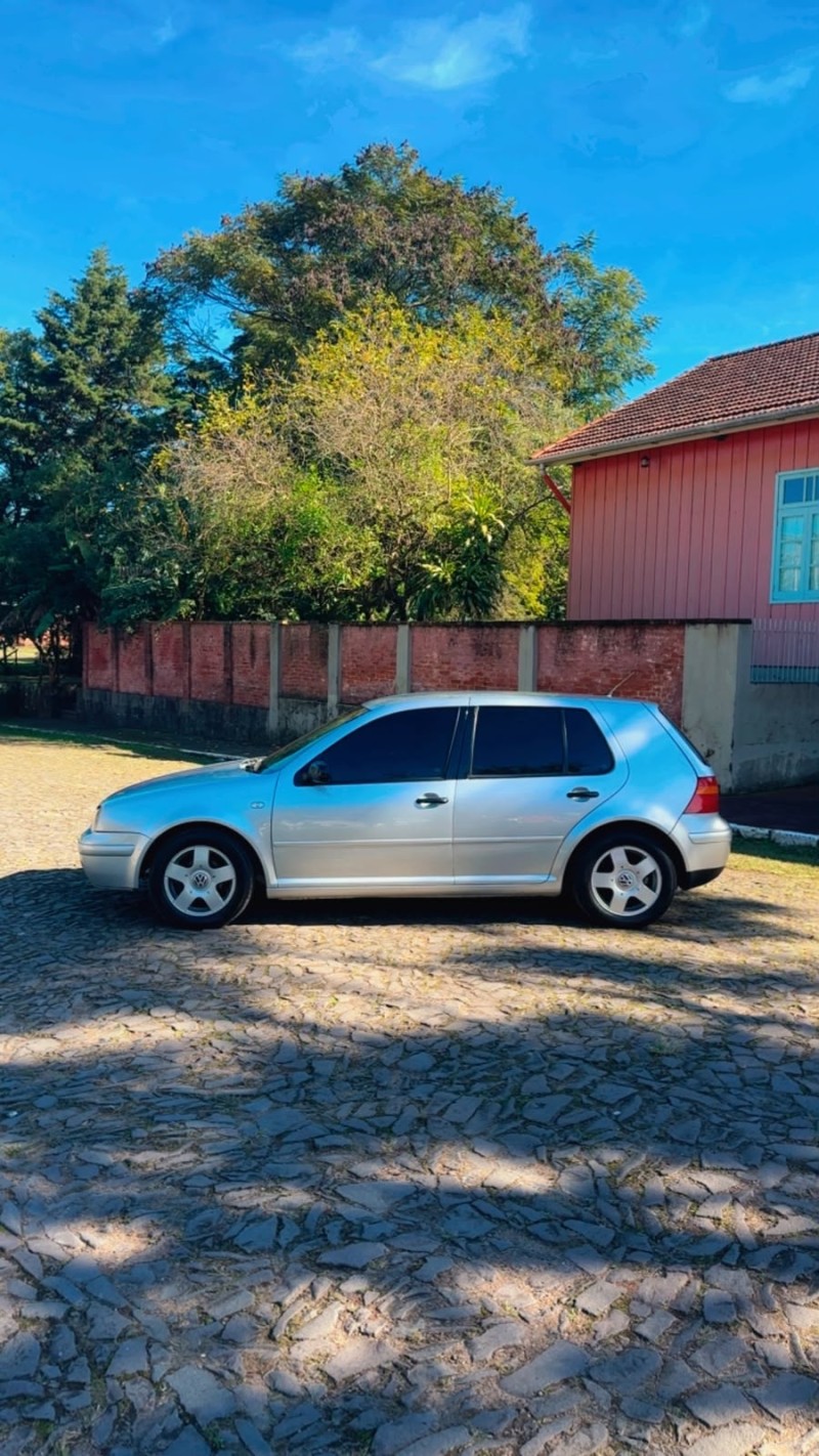 GOLF 1.6 MI GENERATION 8V GASOLINA 4P MANUAL - 2003 - SãO SEBASTIãO DO CAí