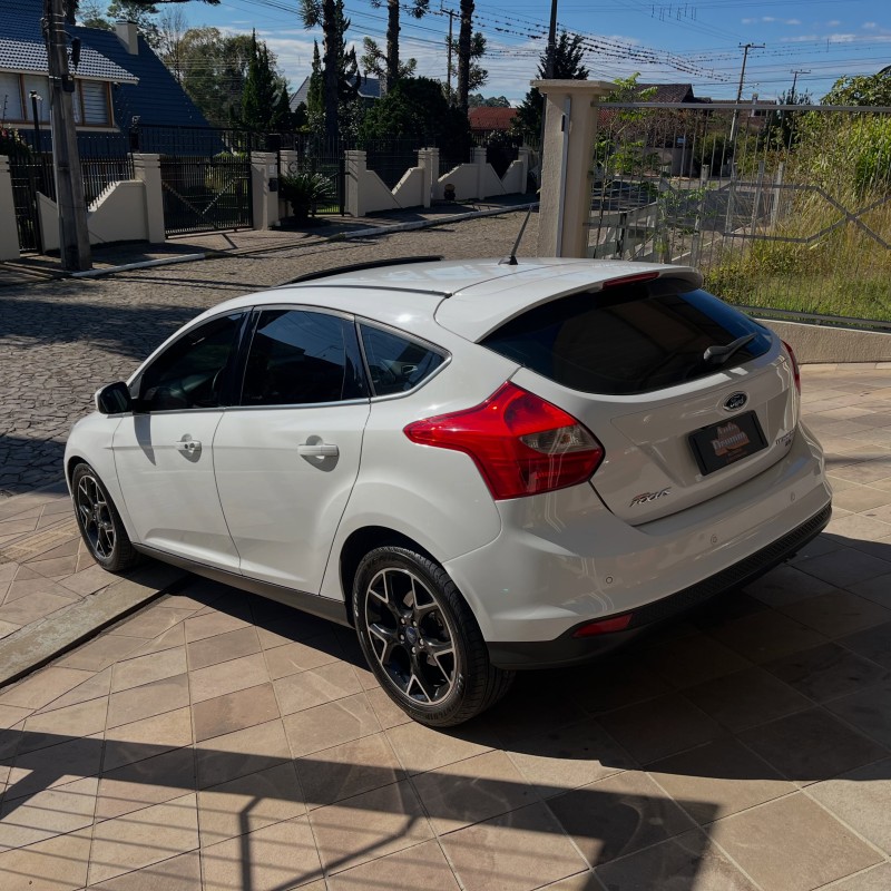 FOCUS 2.0 TITANIUM PLUS 16V FLEX 4P AUTOMÁTICO - 2015 - NOVA PETRóPOLIS