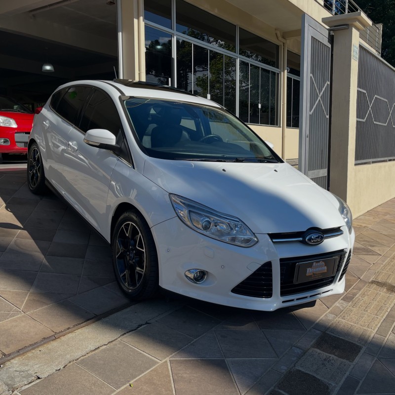 FOCUS 2.0 TITANIUM PLUS 16V FLEX 4P AUTOMÁTICO - 2015 - NOVA PETRóPOLIS