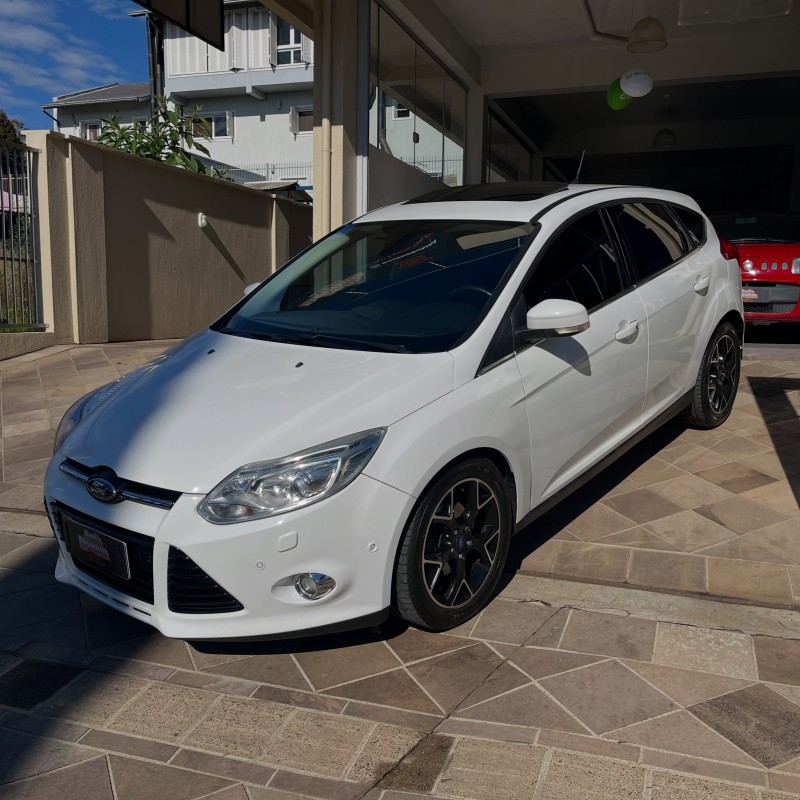 FOCUS 2.0 TITANIUM PLUS 16V FLEX 4P AUTOMÁTICO - 2015 - NOVA PETRóPOLIS