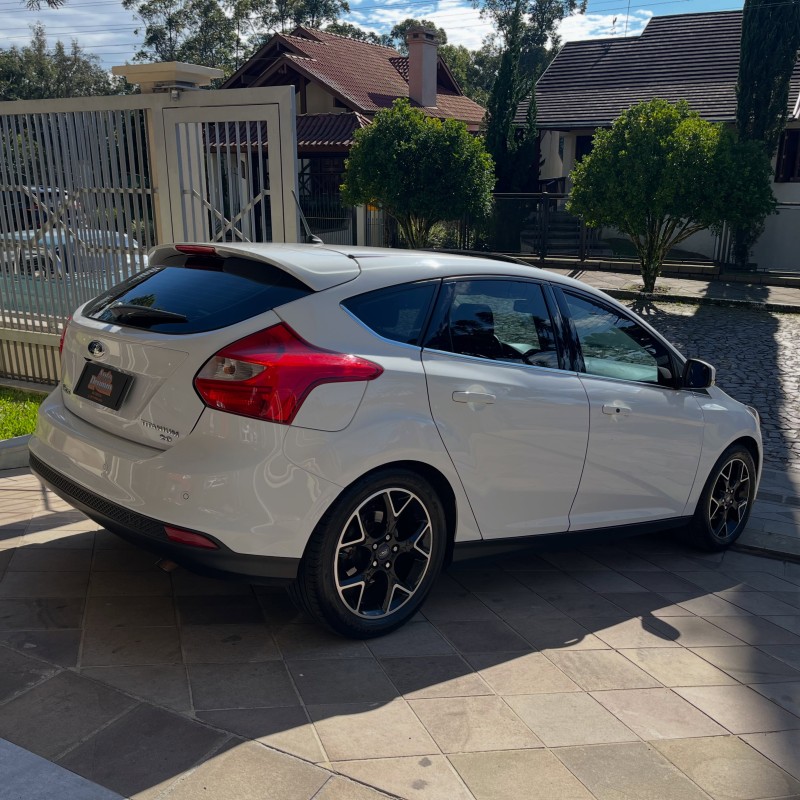 FOCUS 2.0 TITANIUM PLUS 16V FLEX 4P AUTOMÁTICO - 2015 - NOVA PETRóPOLIS