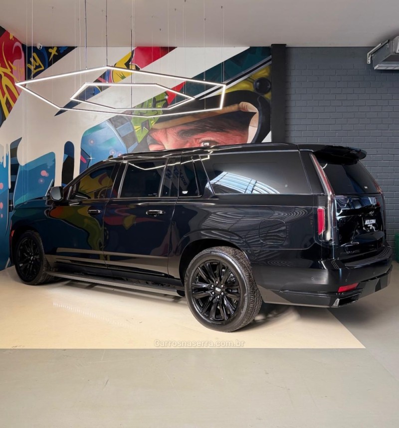 ESCALADE 6.0 ESV AWD V8 GASOLINA 4P AUTOMÁTICO - 2023 - NOVO HAMBURGO