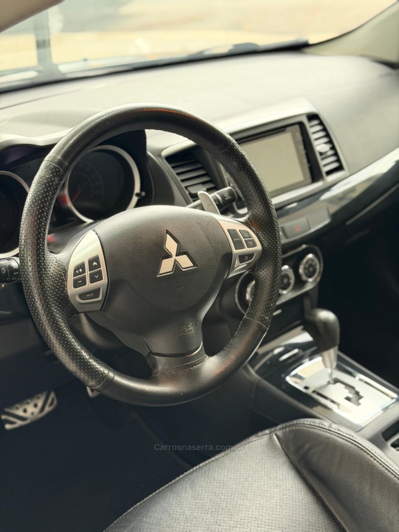 LANCER 2.0 HLE 16V GASOLINA 4P AUTOMÁTICO - 2016 - SANTA CRUZ DO SUL