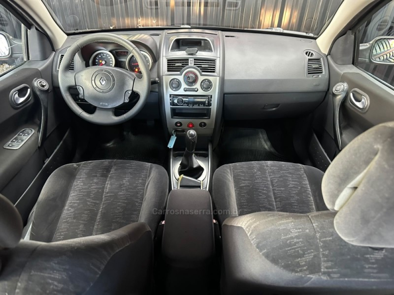 MÉGANE 1.6 DYNAMIQUE 16V FLEX 4P MANUAL - 2007 - CAXIAS DO SUL