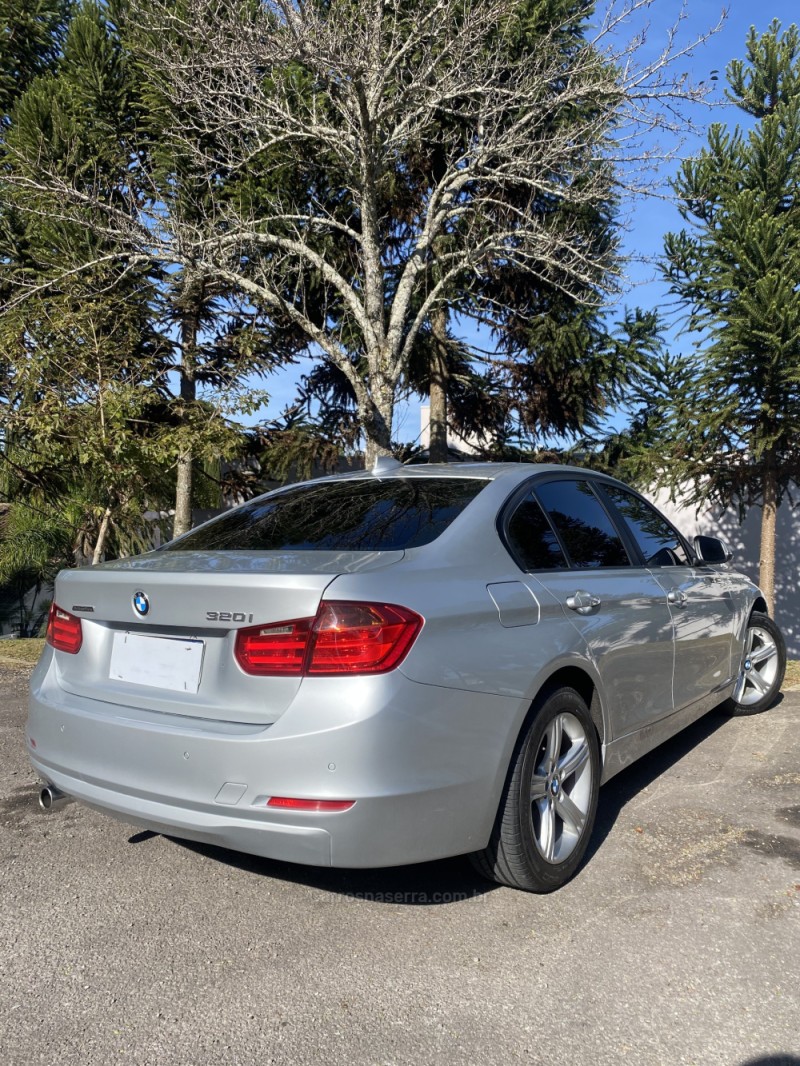 320I 2.0 16V TURBO ACTIVE FLEX 4P AUTOMÁTICO - 2015 - FARROUPILHA