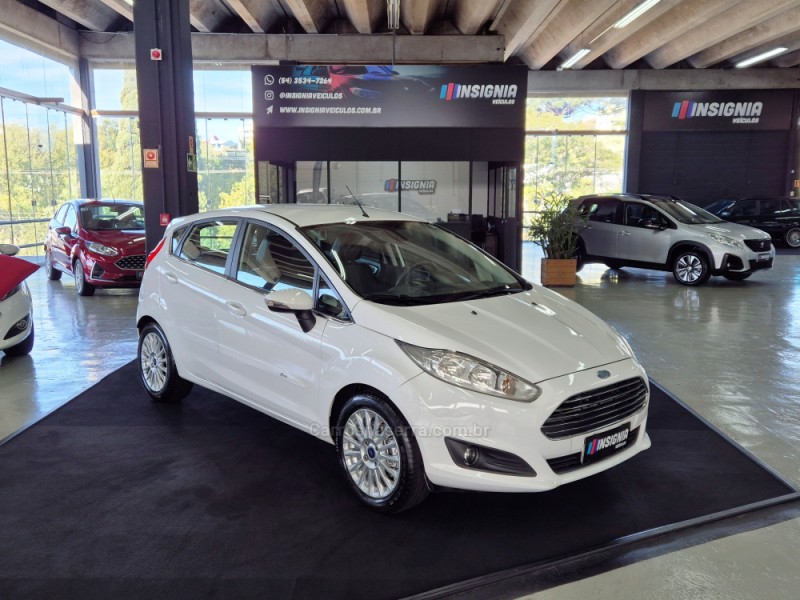 FIESTA 1.6 TITANIUM HATCH 16V FLEX 4P AUTOMÁTICO - 2015 - CAXIAS DO SUL