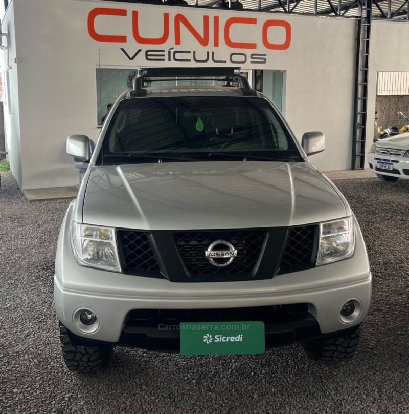 FRONTIER 2.5 SE STRIKE 4X4 CD TURBO ELETRONIC DIESEL 4P MANUAL - 2011 - CAXIAS DO SUL