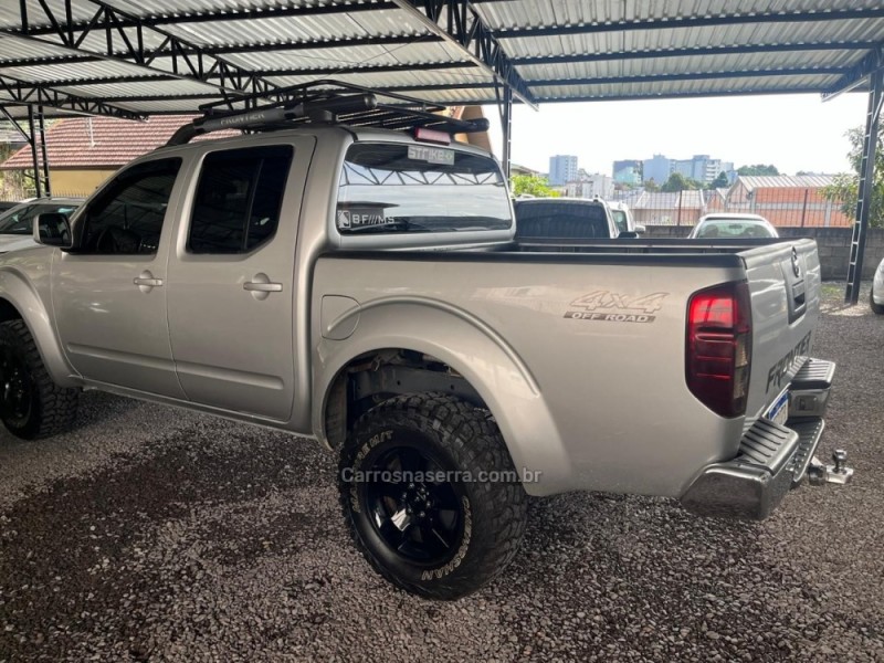 FRONTIER 2.5 SE STRIKE 4X4 CD TURBO ELETRONIC DIESEL 4P MANUAL - 2011 - CAXIAS DO SUL