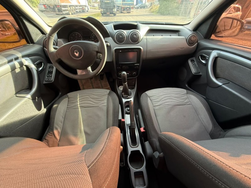 DUSTER 1.6 DYNAMIQUE 4X2 16V FLEX 4P MANUAL - 2015 - FARROUPILHA